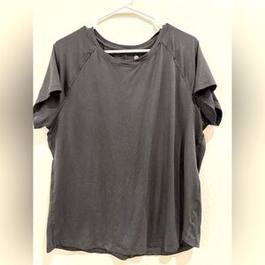 Champion women’s s/s dry fit athletic shirt size XL